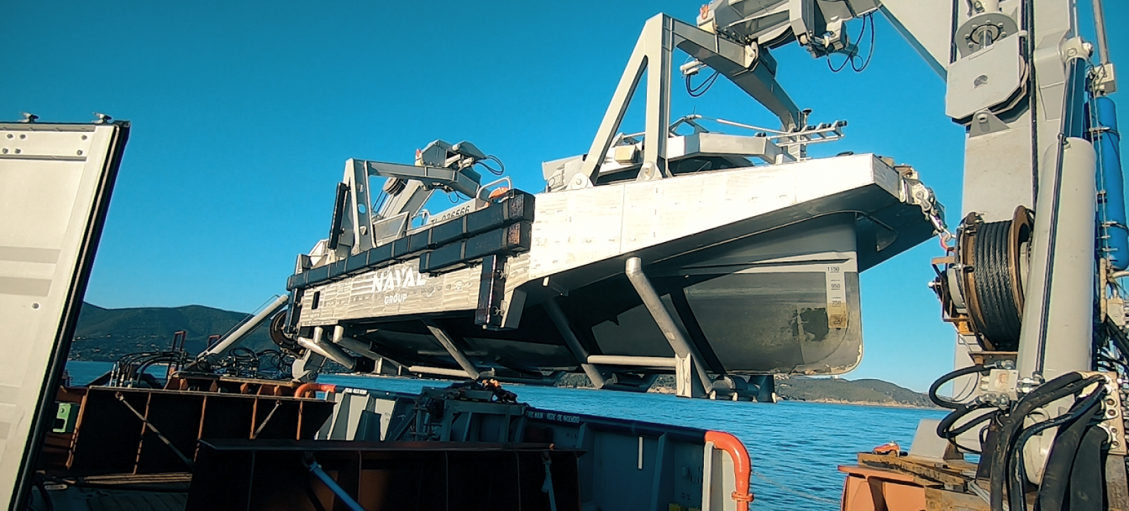 Belgium Naval & Robotics (BNR) solution for lateral deployment and